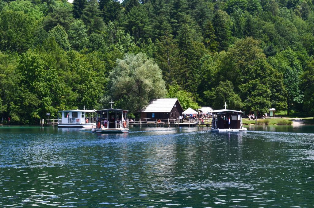 Bootje bij de Plitvice Meren