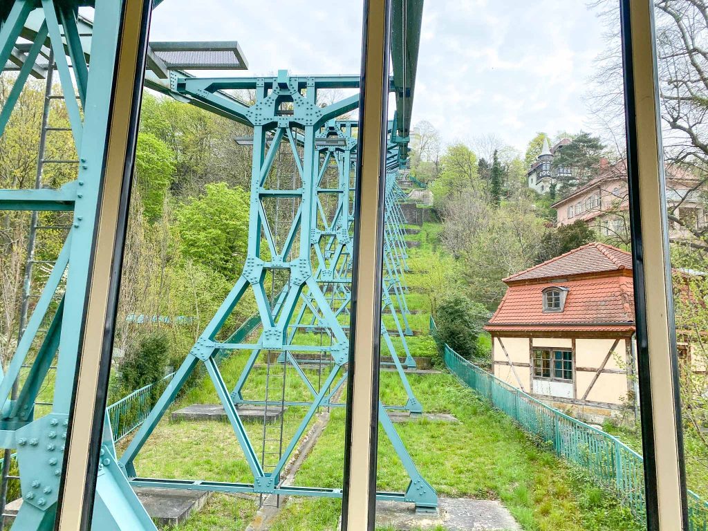 Schwebebahn