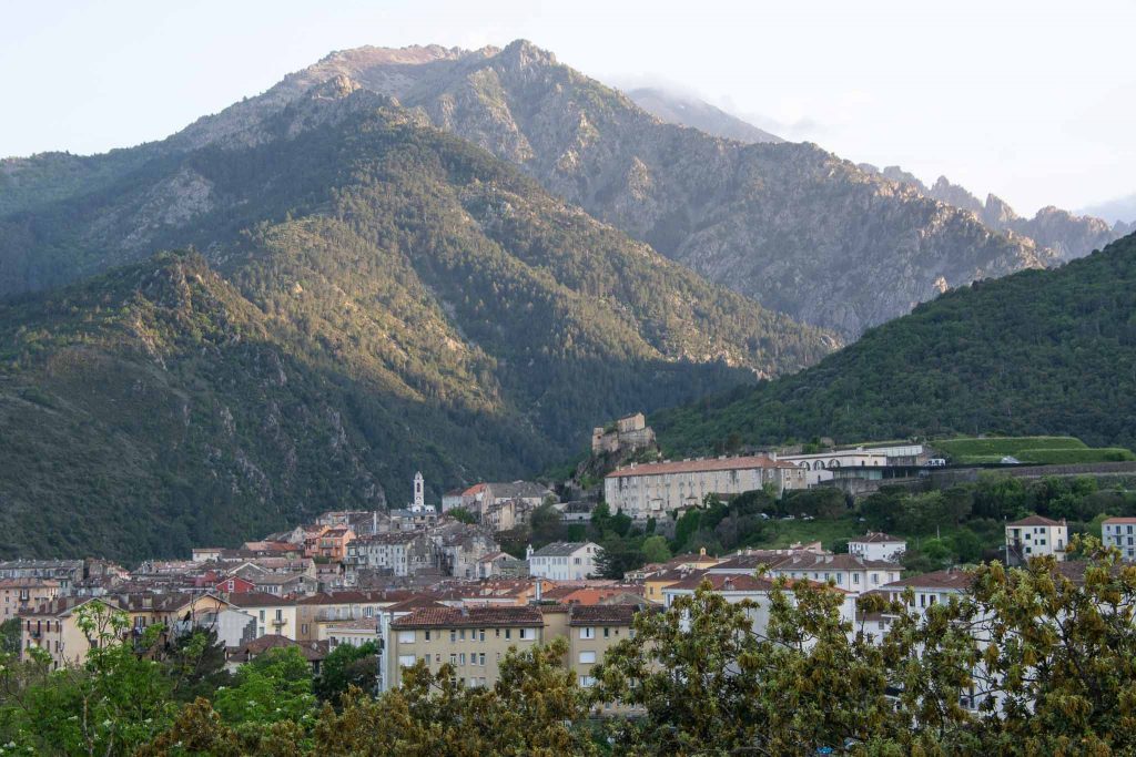 Corte op Corsica