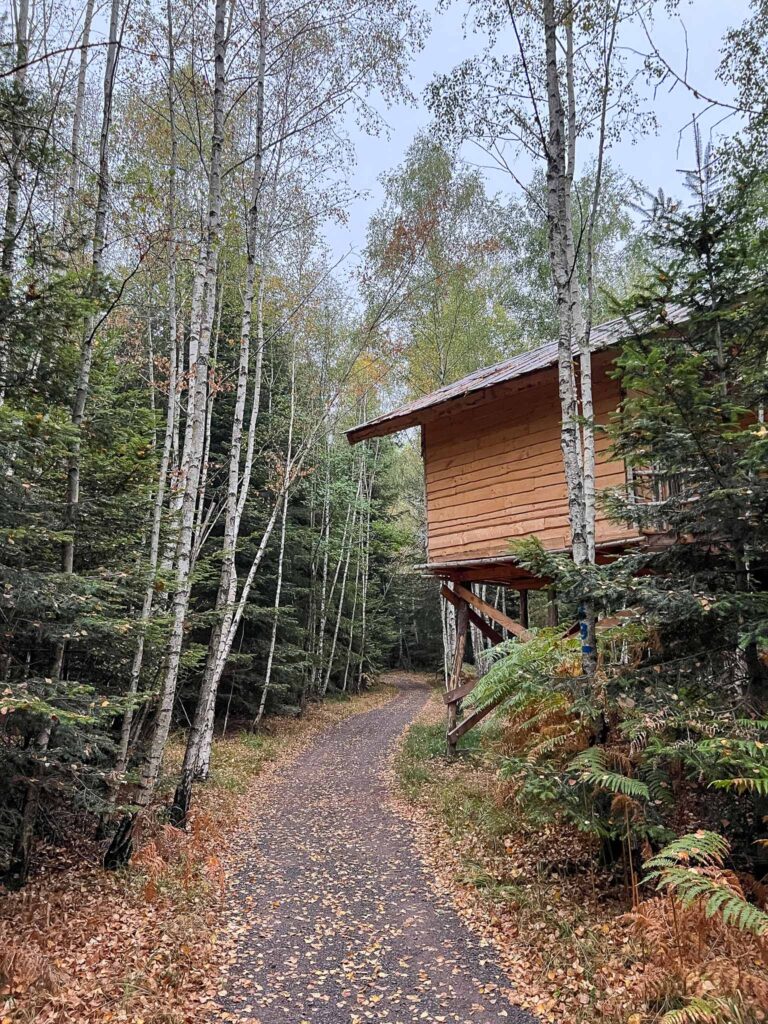 Les Cabanes du Lac de Pierre-Percée