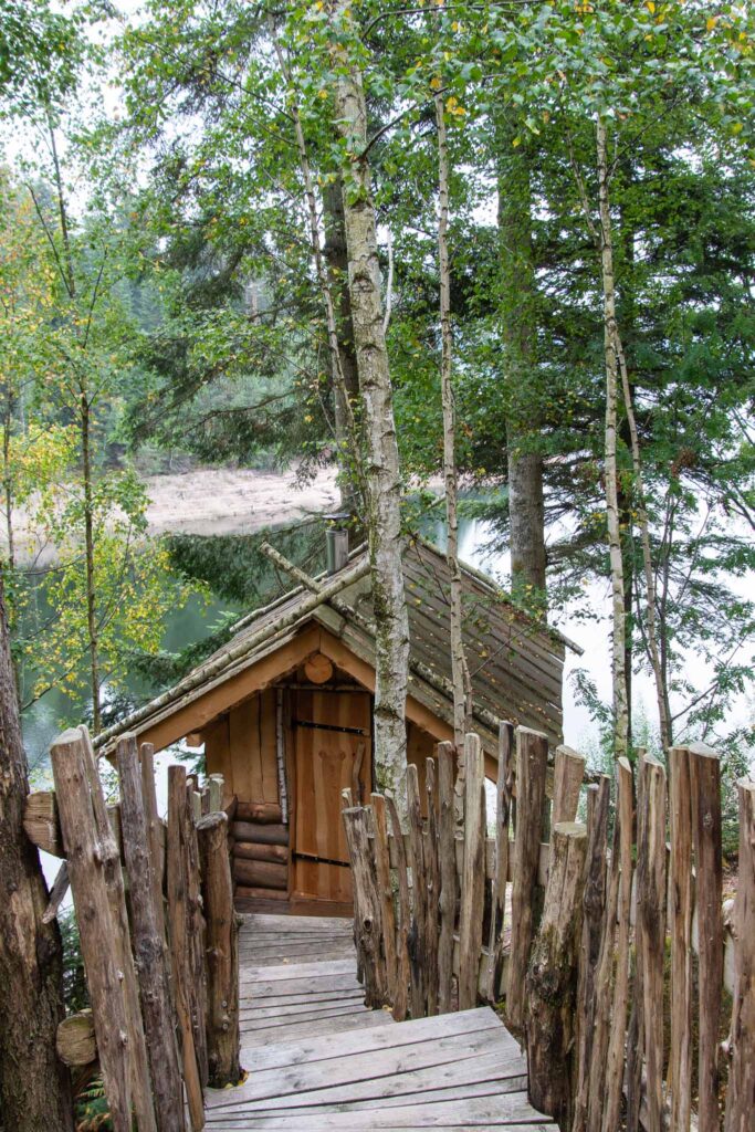 Les Cabanes du Lac de Pierre-Percée