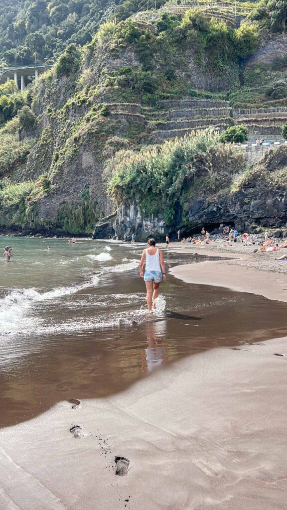 Het strand van Seixal op Madeira