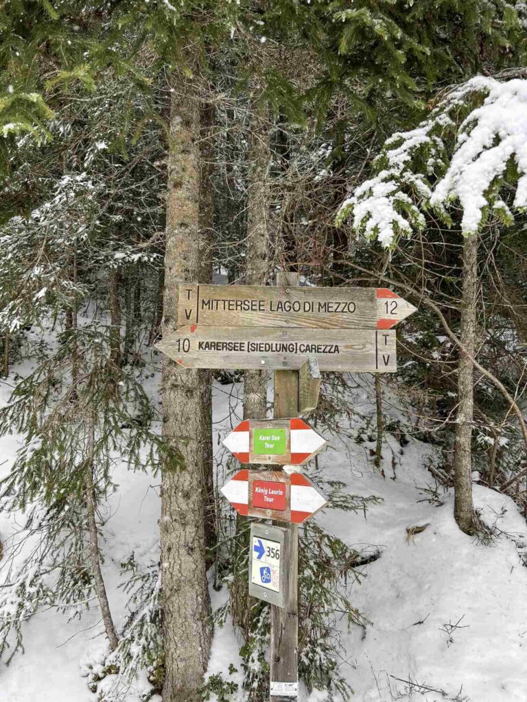 Wandelen in de winter in de Dolomieten