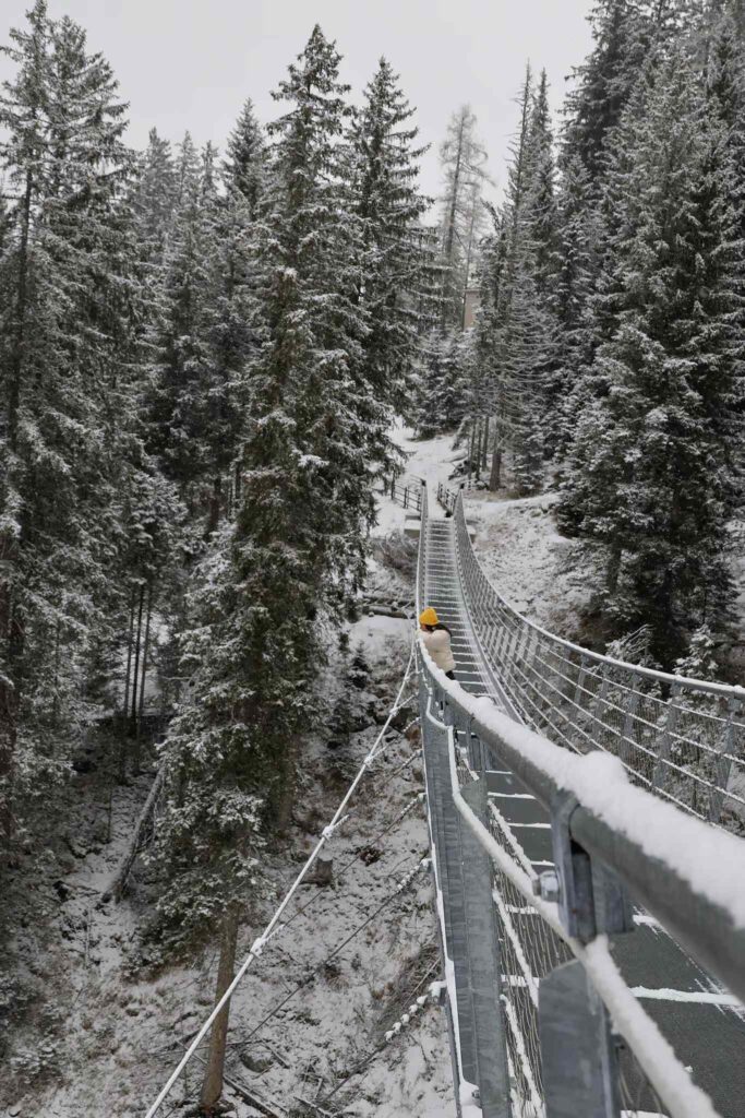 Wandelen in de winter in de Dolomieten